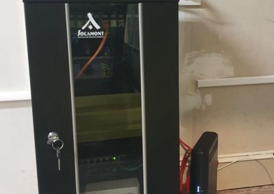 Armoire réseau entreprise fermée